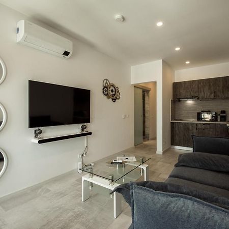 Fancy Penthouse Studio With Lakeview W10 부쿠레슈티 외부 사진